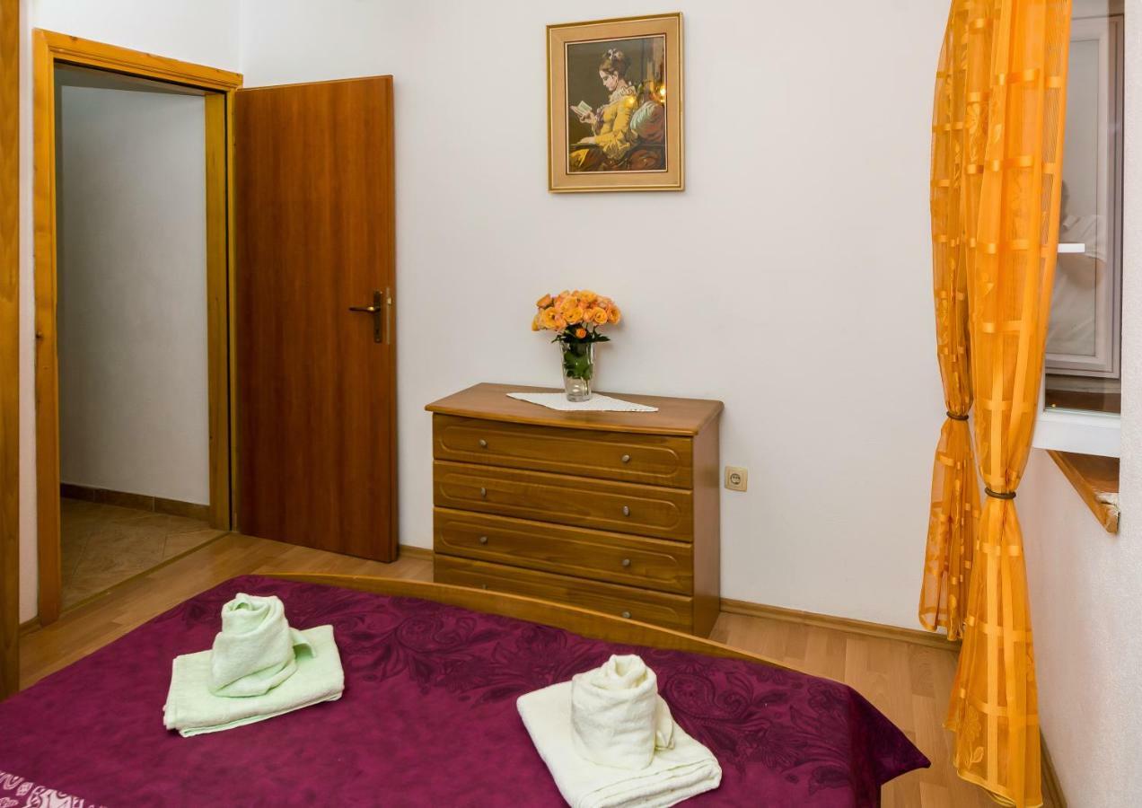 סלאטינה Apartment Leut With Spacious Terrace And Sea View מראה חיצוני תמונה