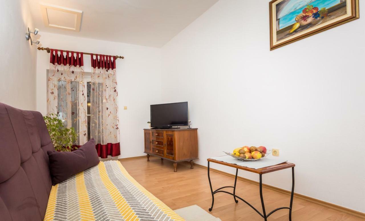סלאטינה Apartment Leut With Spacious Terrace And Sea View מראה חיצוני תמונה